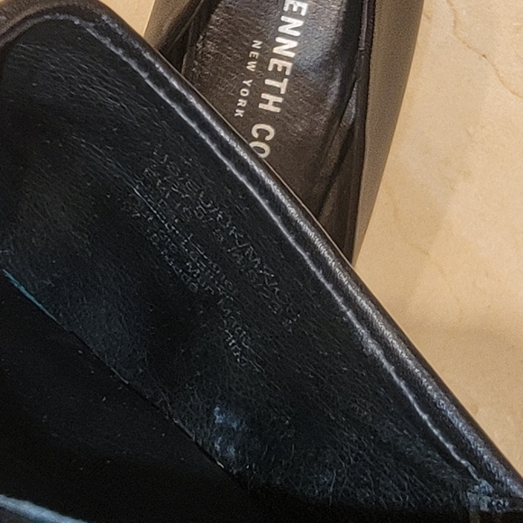 Kenneth Cole Ellis Almond Toe Wedge Pump Black 7 - Picture 6 of 16